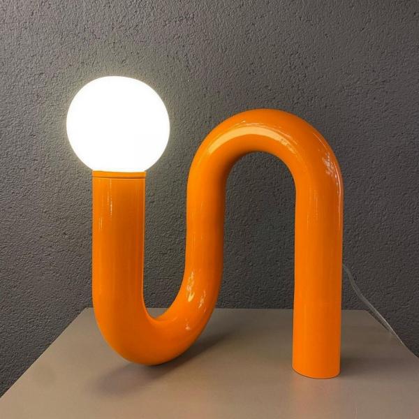 U Boru Masa Lambası