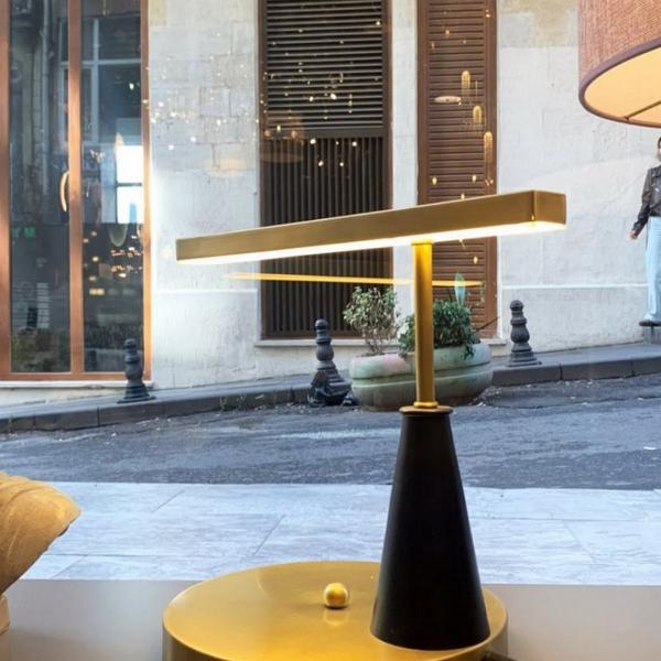 Lineer Masa Lambası